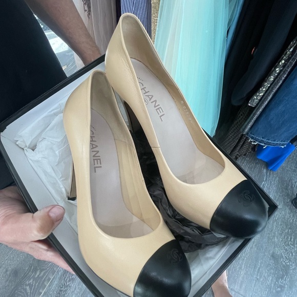 Chanel heels for sale 8.5. Still have the box. - Picture 3 of 4